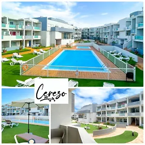 Sun Cerezo Pool , Corralejo España